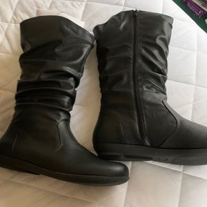Comfort view Wide Calf Boots New In Box